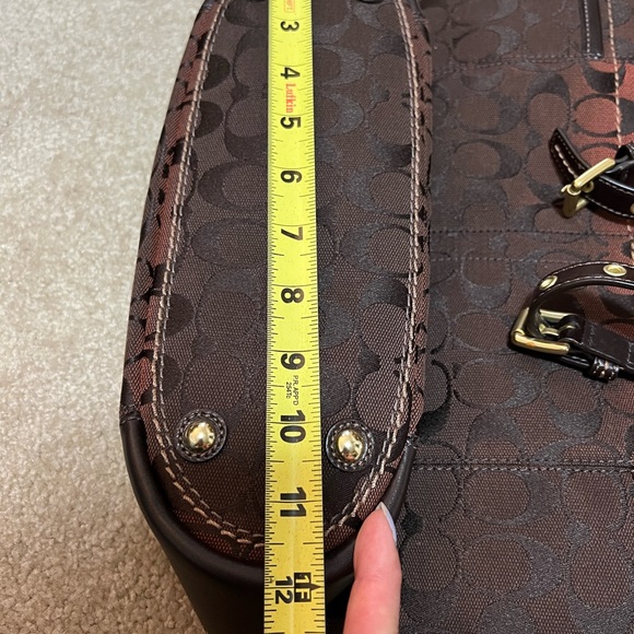 BNWT Coach Signature Tote - Picture 9 of 10